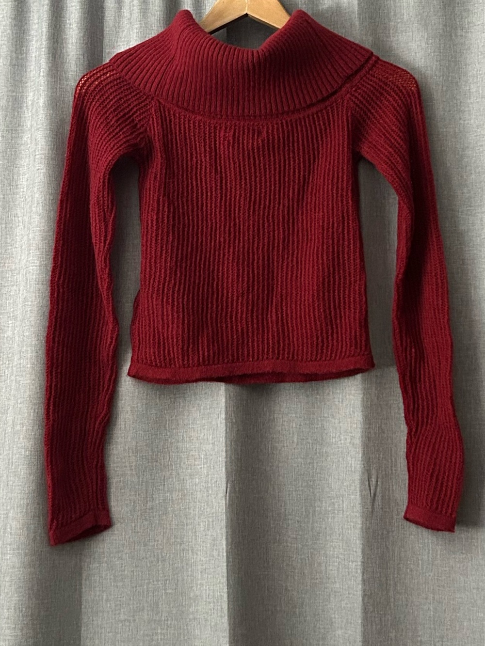 Edikted Ribbed Off-Shoulder Sweater - Picture 2 of 6